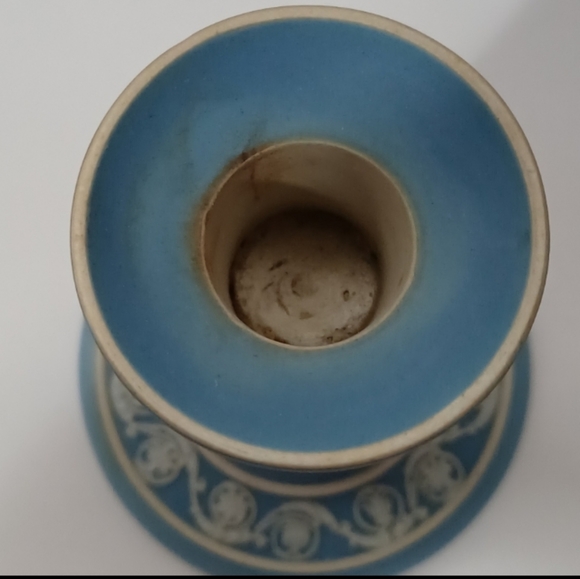 Small Lavender Blue Wedgwood Jasperware Dip Candlestick Holder Antique - Picture 7 of 8